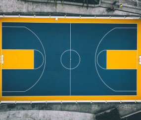 「开心时刻！马奎尔晒夺冠合影，曼联勇夺英超夏季赛冠军引爆球迷狂欢」